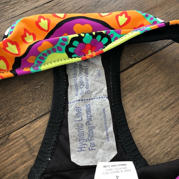 Trina Turk Nuevo Sol Shirred Side Hipster Bikini 4 - Picture 5 of 6
